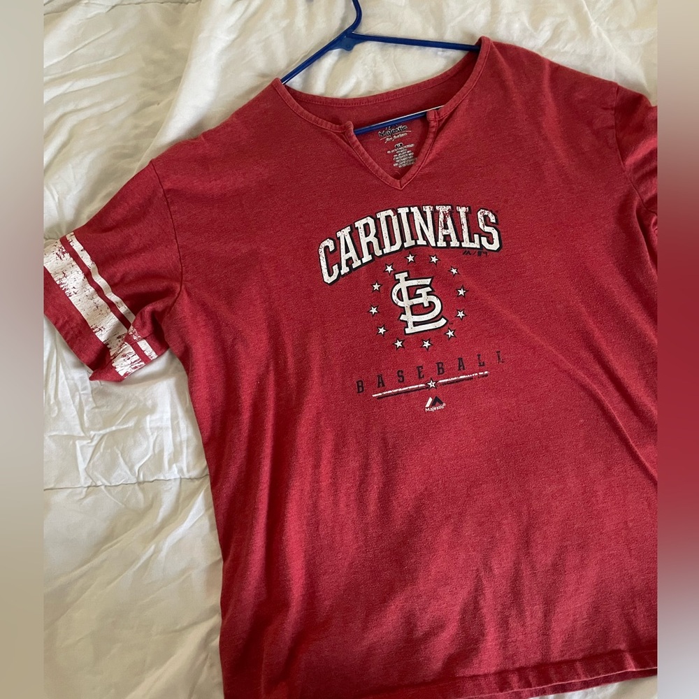 💚clearance 💚 Majestic Cardinals notch neck tshirt